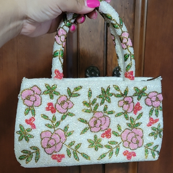 Vintage Handbags - Beaded Floral Beaded Handle Bag